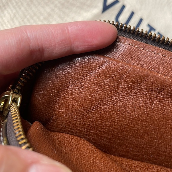 Louis Vuitton Marly Dragonne Monogram Wristlet - Picture 11 of 14